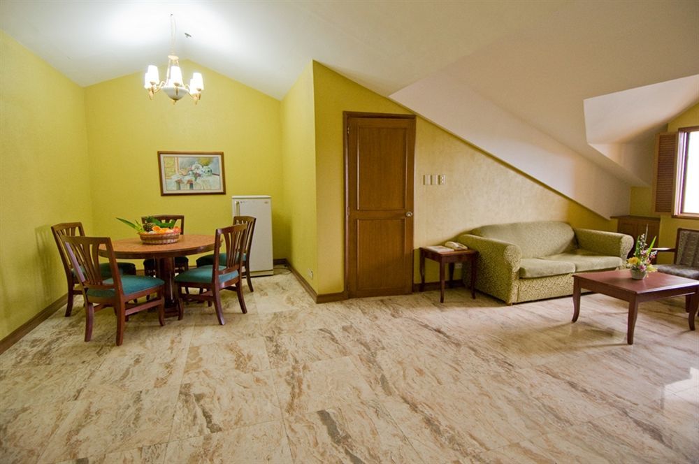 Sunrise Holiday Mansion Tagaytay City Екстериор снимка
