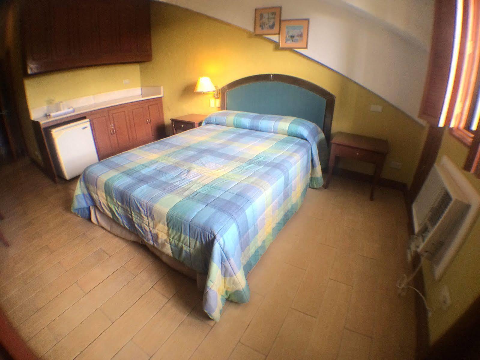 Sunrise Holiday Mansion Tagaytay City Екстериор снимка