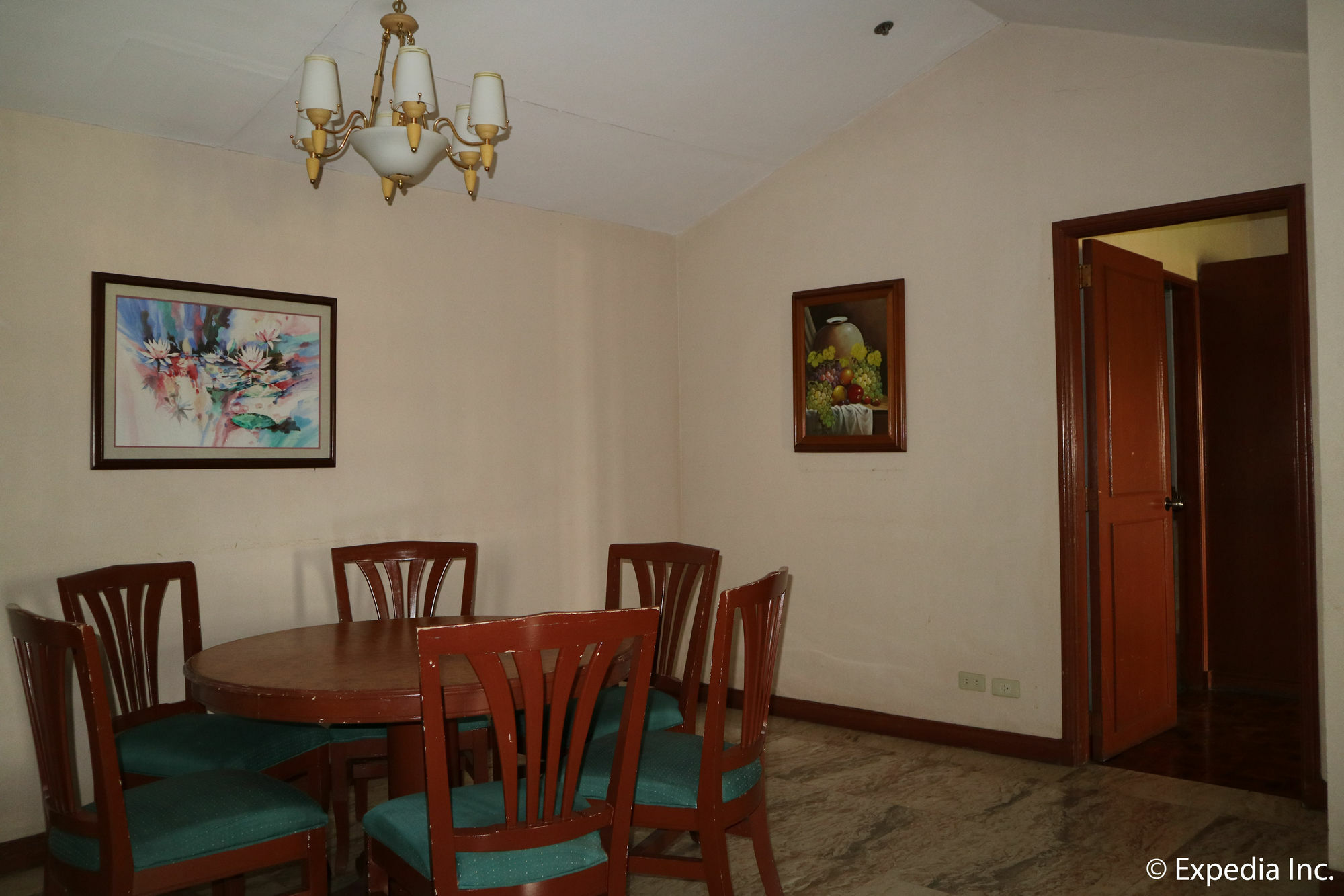 Sunrise Holiday Mansion Tagaytay City Екстериор снимка